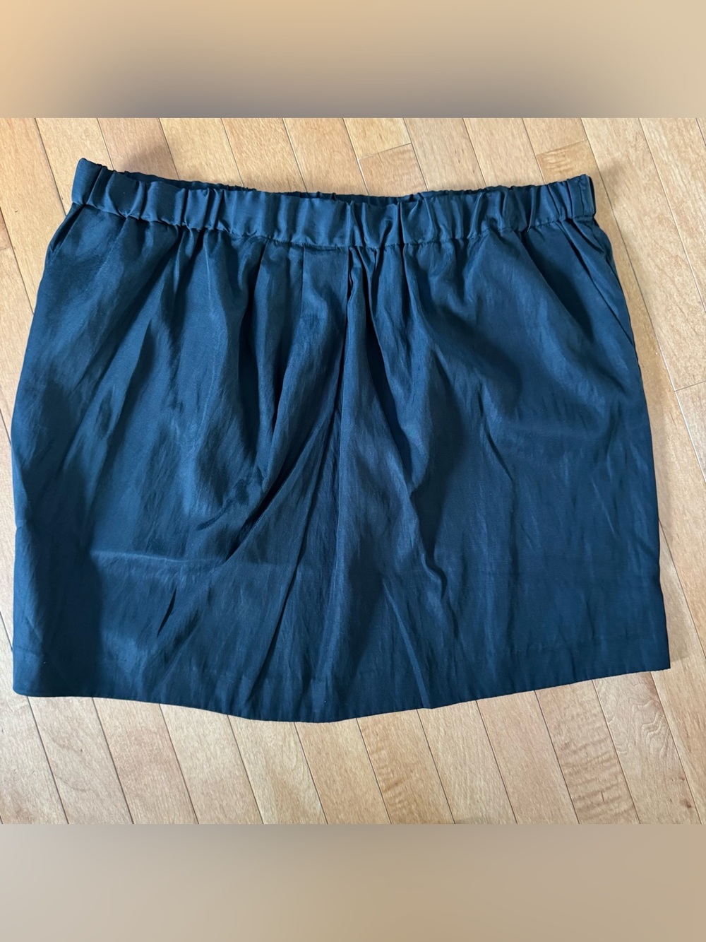 LOFT Size XL Pull On Skirt in Black